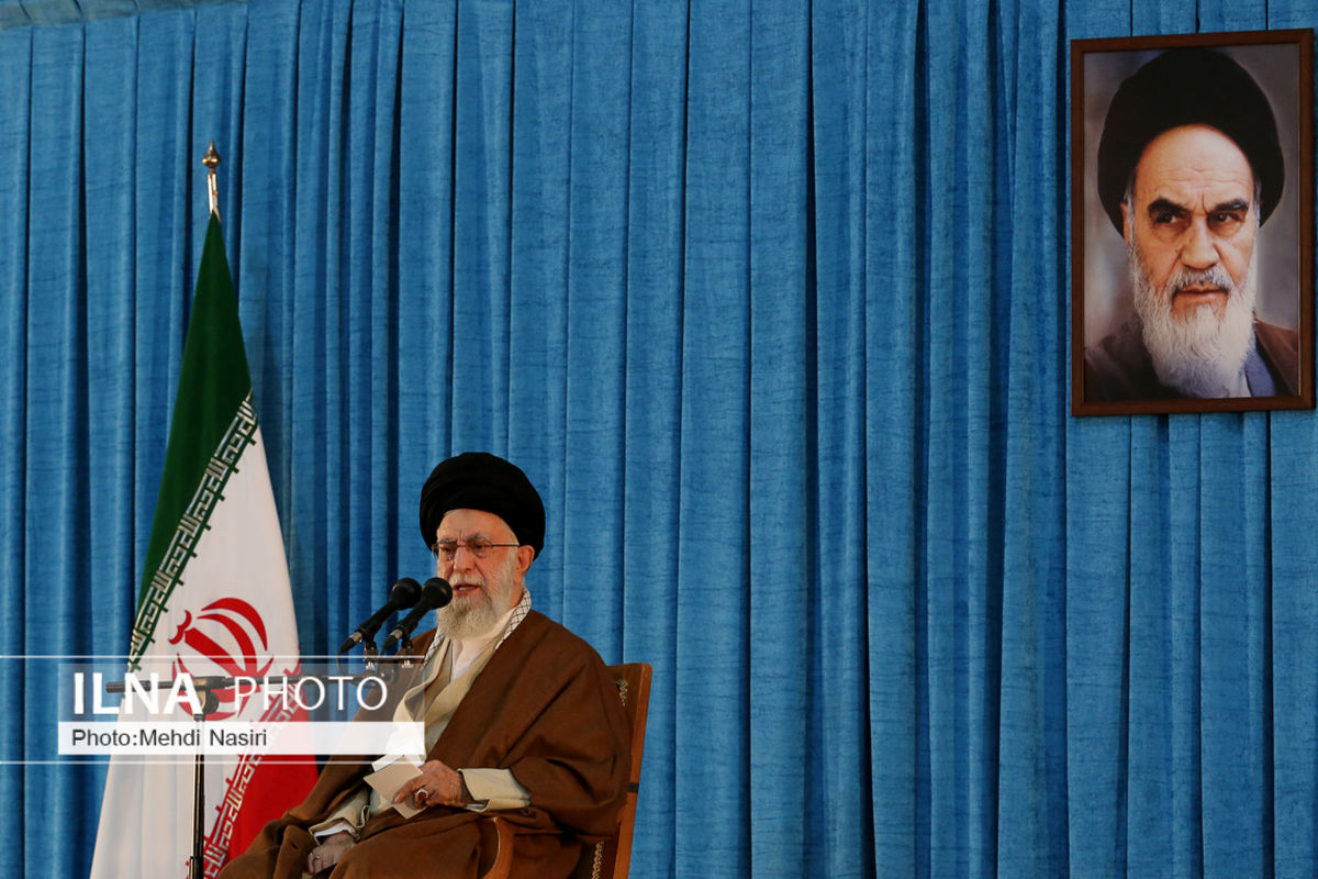 دیدار هزاران نفر از دانشآموزان و دانشجویان با رهبر انقلاب