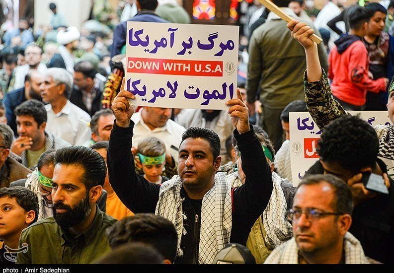 رزمایش اقتدار بسیجیان در حرم شاهچراغ (ع)/ سردار بوعلی: بسیج به ۴۲۰ روستای استان فارس آبرسانی کرد