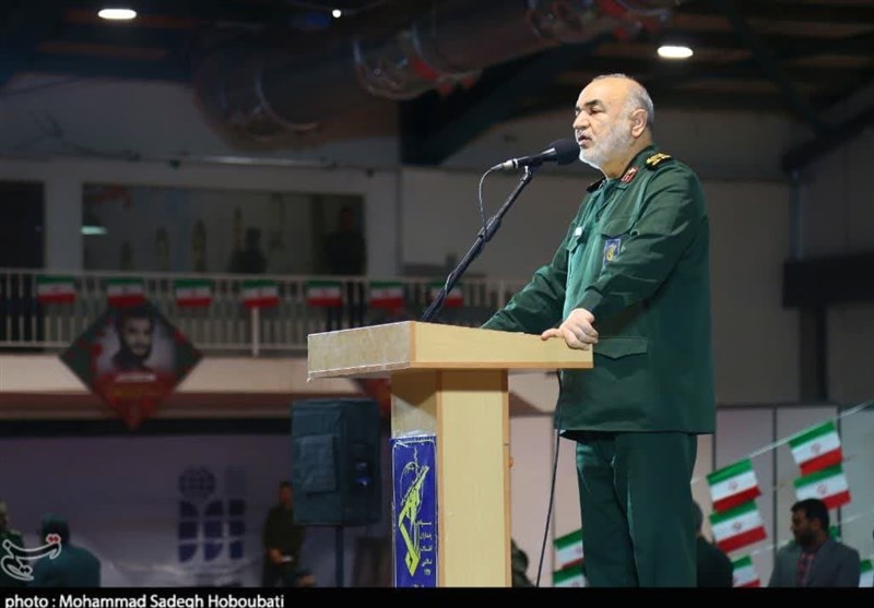 رزمایش بزرگ شکوه اقتدار بسیج در استان یزد/ تجدید بیعت بسیجیان با آرمانهای امام و شهدا + تصاویر