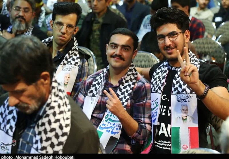 رزمایش بزرگ شکوه اقتدار بسیج در استان یزد/ تجدید بیعت بسیجیان با آرمانهای امام و شهدا + تصاویر