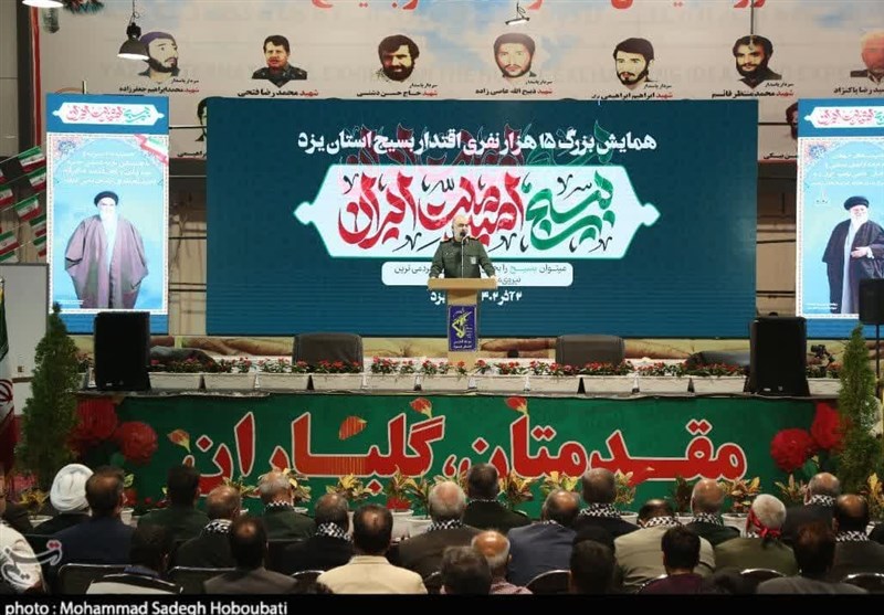 رزمایش بزرگ شکوه اقتدار بسیج در استان یزد/ تجدید بیعت بسیجیان با آرمانهای امام و شهدا + تصاویر