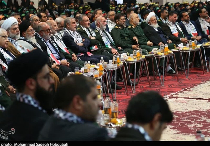 رزمایش بزرگ شکوه اقتدار بسیج در استان یزد/ تجدید بیعت بسیجیان با آرمانهای امام و شهدا + تصاویر