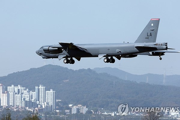 رزمایش هوایی آمریکا-کره جنوبی با مشارکت بمب افکنهای مجهز به کلاهک اتمی