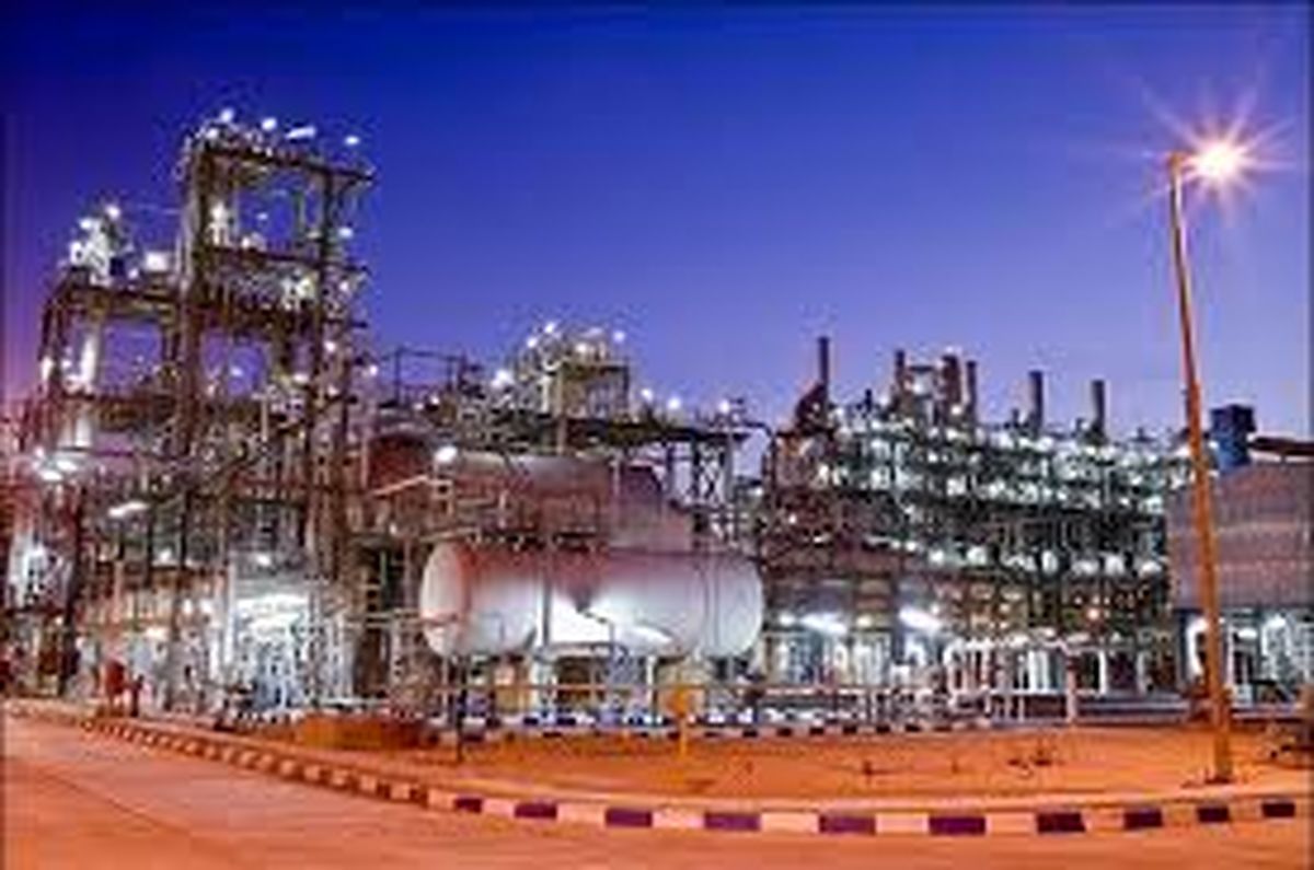 رشد ۴.۵ درصدی تقاضای محصولات پتروشیمی/ جلوگیری از خروج ۱۵ میلیون دلار ارز با تولید یک گرید