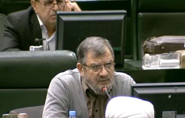 روحالامینی: ظرفیت تولید شیرخشک در کشور دو برابر نیاز است