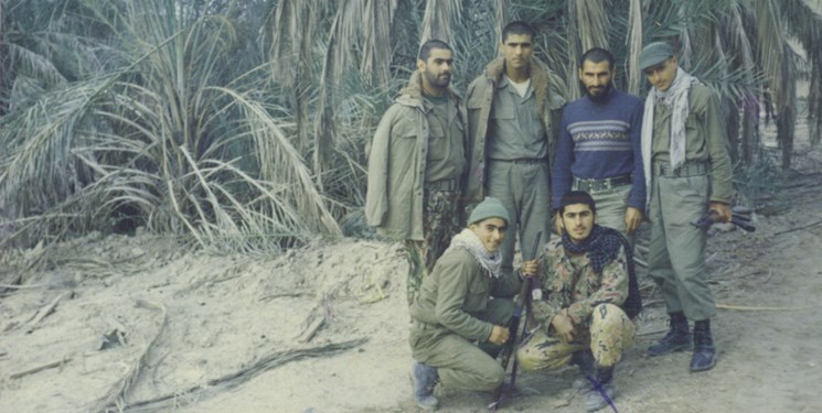 شهید دانشآموزی که روی زانوی برادرش جان داد