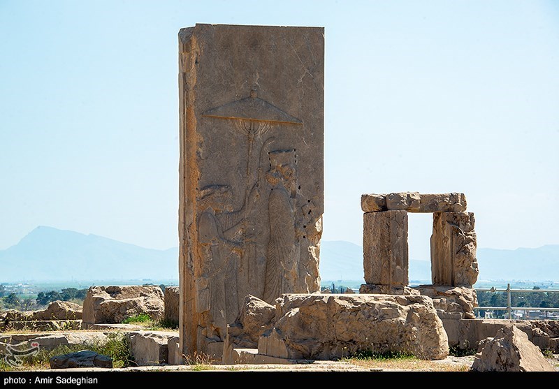 عملیات پیادهراهسازی و کفسازی محور ورودی تخت جمشید روبه پایان است