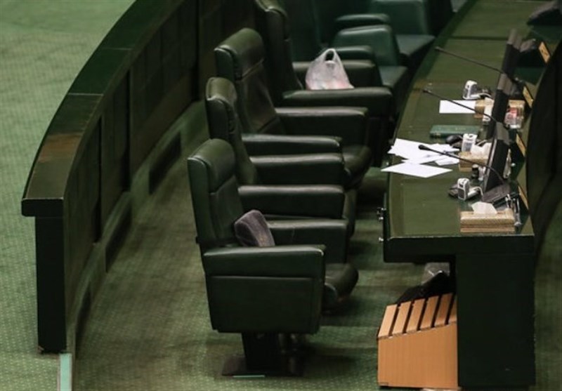 غیبت یک سوم نمایندگان در جلسه بررسی برنامه هفتم توسعه/ ۹۳ نماینده بگویند دقیقاً کجایند؟