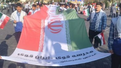 فریاد دانشآموزان شیرازی برای مقابله با استکبار جهانی طنین انداز شد+ تصاویر