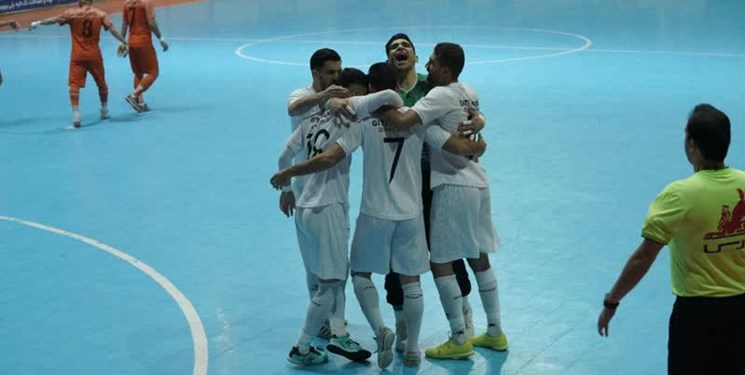 قهرمانی نیمفصل با برتری در الکلاسیکو