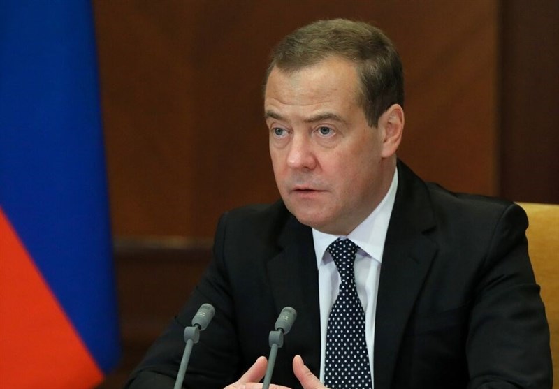 مدودف: آمریکا علاقهمند به صادرات هروئین افغانستان به روسیه بود