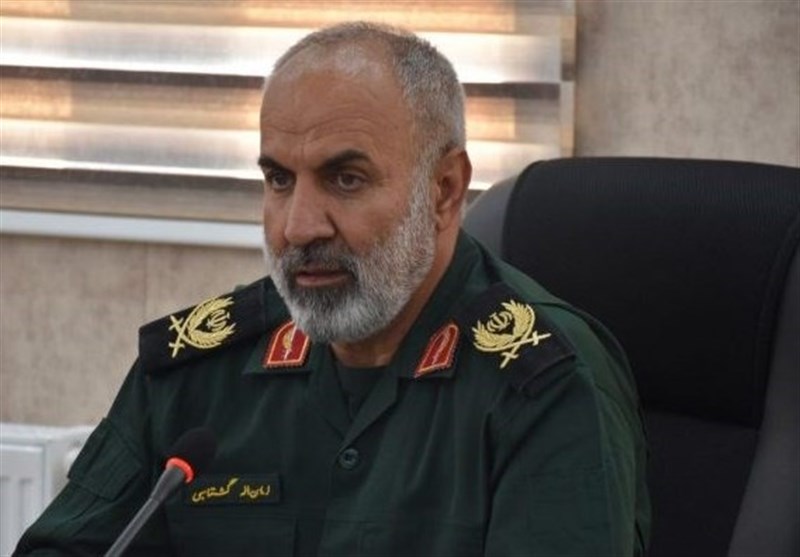 معلمان آرمانهای انقلاب را برای دانشآموزان تبیین کنند