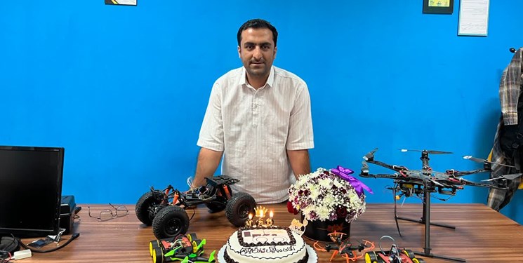 موفقیت مخترع دهه هفتادی در ساخت ربات انساننما +فیلم