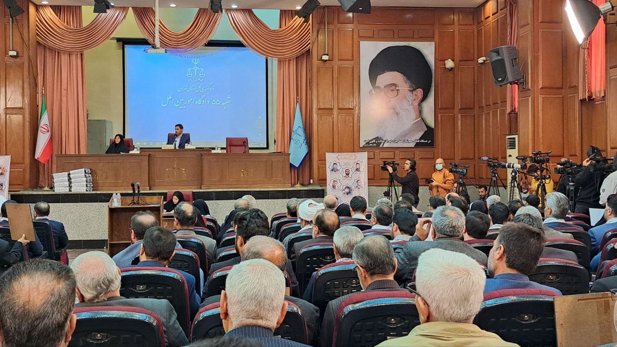 نخستین جلسه دادگاه رسیدگی به دادخواهی خانوادههای شهدای مدافع حرم از گروهکهای تروریستی تحت حمایت دولت آمریکا