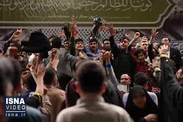 ویدیو/ صحنههایی جالب و دیدنی از حضور دانشآموزان در حسینیه امام خمینی (ره)
