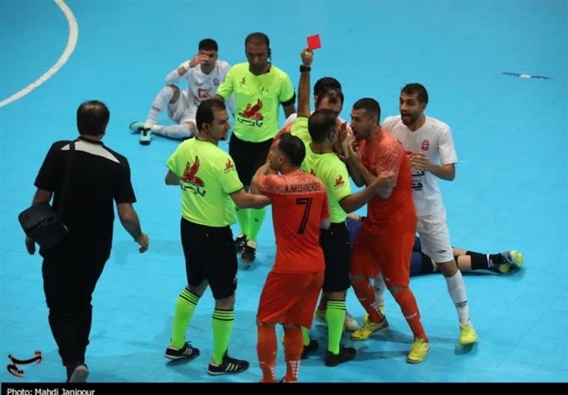 پیروزی قاطع گیتی در حساسترین دیدار فصل/ صدرنشینی شاگردان کشاورز در پایان نیم فصل نخست + تصویر