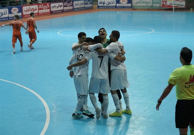 پیروزی قاطع گیتی در حساسترین دیدار فصل/ صدرنشینی شاگردان کشاورز در پایان نیم فصل نخست + تصویر