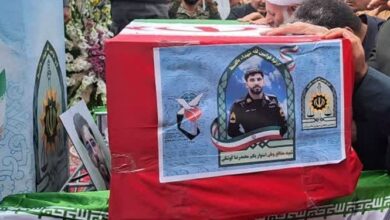 پیکر مطهر شهید مدافع امنیت «محمدرضا کوشکی» بر دستان کرمانشاهیها تشییع شد