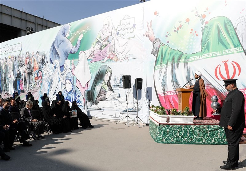 چهاردهمین دیوارنگاره «هویت زن مسلمان» در حرم مطهر رضوی رونمایی شد + تصویر