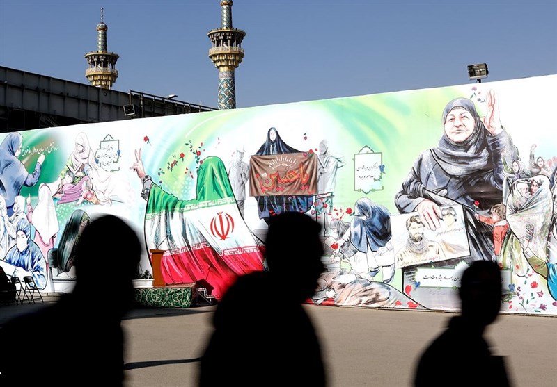 چهاردهمین دیوارنگاره «هویت زن مسلمان» در حرم مطهر رضوی رونمایی شد + تصویر