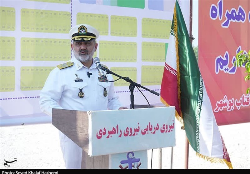 کمکرسانی در حوزه ایمنی و امنیتی یک مسئولیت مهم نیروی دریایی ارتش در دریاها