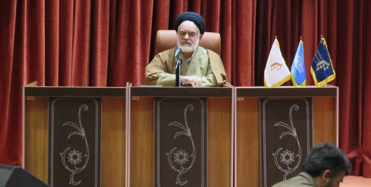 آیت الله مهدوی: دشمنشناسی و موضعگیری دقیق مبتنی بر دستورات قرآن از ویژگیهای رهبرانقلاب است