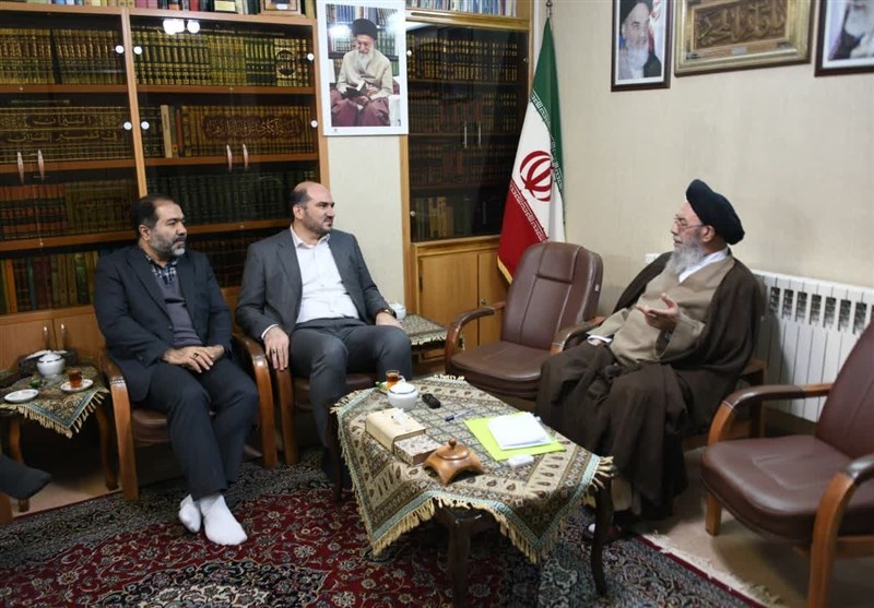 آیتالله طباطبایینژاد: دولت اولویتهای کشور را در نظر بگیرد/ مشکل آب اصفهان را درست کنید