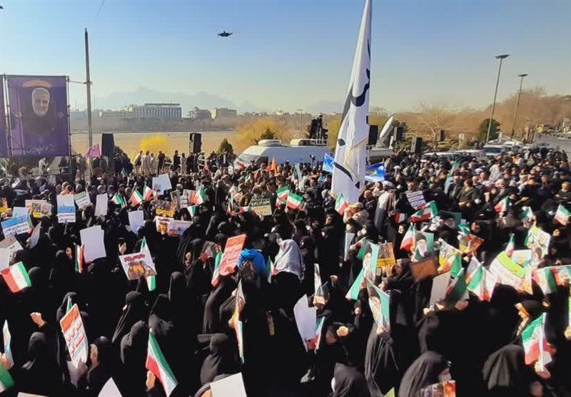 اجتماع مردم اصفهان در یومالله 9 دی/ تجدید میثاق مردم با ولایت + تصویر