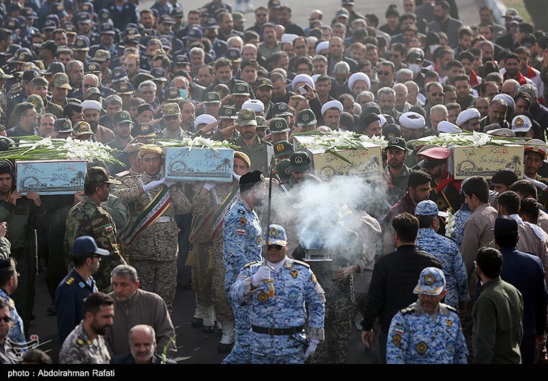 استقبال از پیکر ۴ شهید گمنام در همدان/ تشییع لالههای فاطمی در پایگاه سوم شکاری نوژه + تصویر
