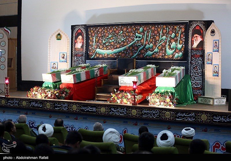 استقبال از پیکر ۴ شهید گمنام در همدان/ تشییع لالههای فاطمی در پایگاه سوم شکاری نوژه + تصویر