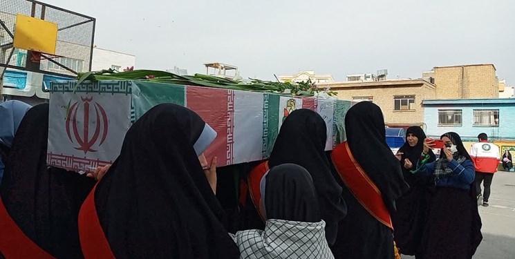 استقبال دهه هشتادیها از پیکر مطهر شهدای گمنام