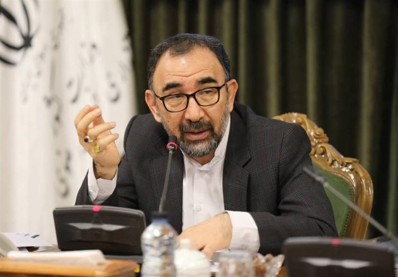 انتقاد استاندار خراسان رضوی از عملکرد بانکها و فولادیها/ چرا حسابهایتان را انتقال دادهاید؟