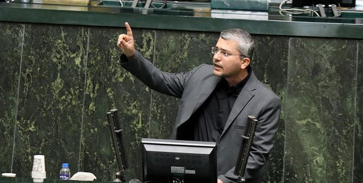 انتقاد شدید نماینده دشتستان از حیف و میل بیتالمال و انتصاب افراد پر مسأله