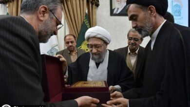 اهدای مصحف مشهد رضوی به رئیس مجمع تشخیص مصلحت نظام