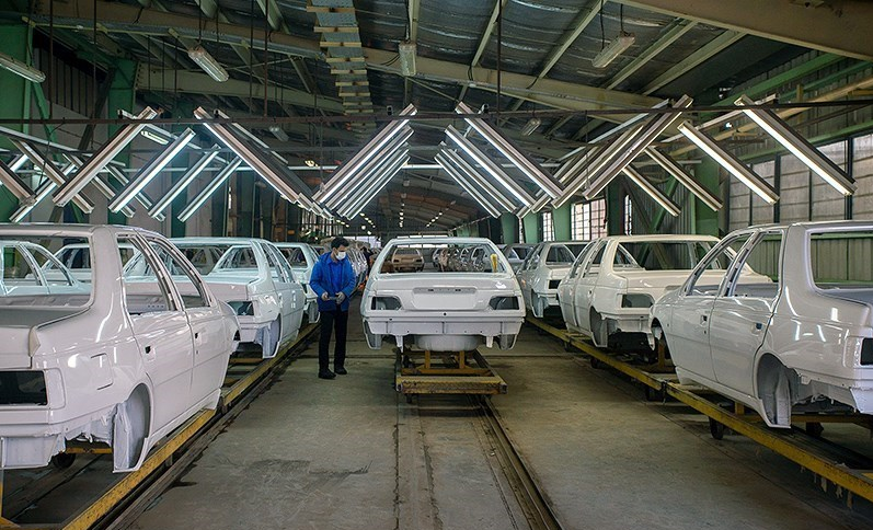 ایرانخودرو: مجوز استاندارد هر خودرو صادر نشود خط تولید آن را متوقف میکنیم