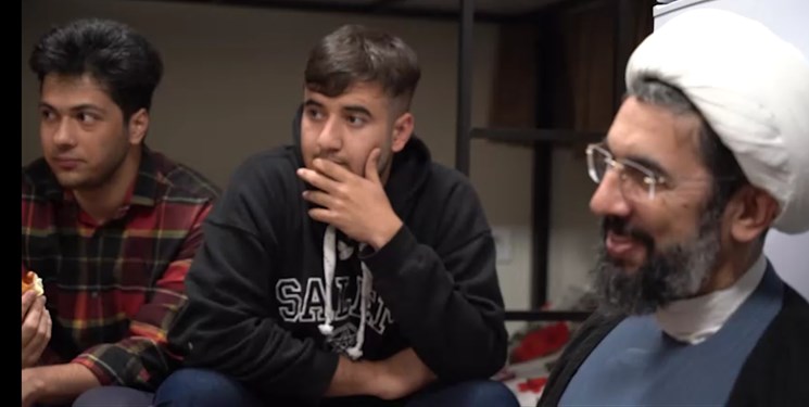 بازدید رئیس نهاد رهبری در دانشگاهها از خوابگاههای دانشجویی +فیلم