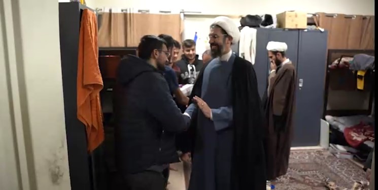 بازدید رئیس نهاد رهبری در دانشگاهها از خوابگاههای دانشجویی +فیلم