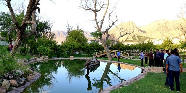 باغ پرندگان خرمآباد گرفتار در قفس بیاعتباری شهرداری