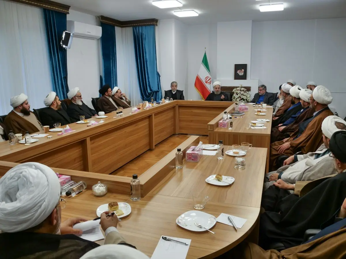 باید برای جلب مشارکت مردم تلاش کنیم/ مشارکت ۲۰ یا ۳۰ درصد خیانت به نظام است/ در صورت عدم حضور مردم، اقلیت حاکم پایش قرصتر میشود