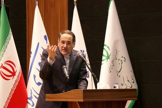 بدون تبانی بین فعال سیاسی و اقتصادی فساد رخ نمیدهد/ مردم سالاری؛ مهمترین راهکار مقابله با فساد