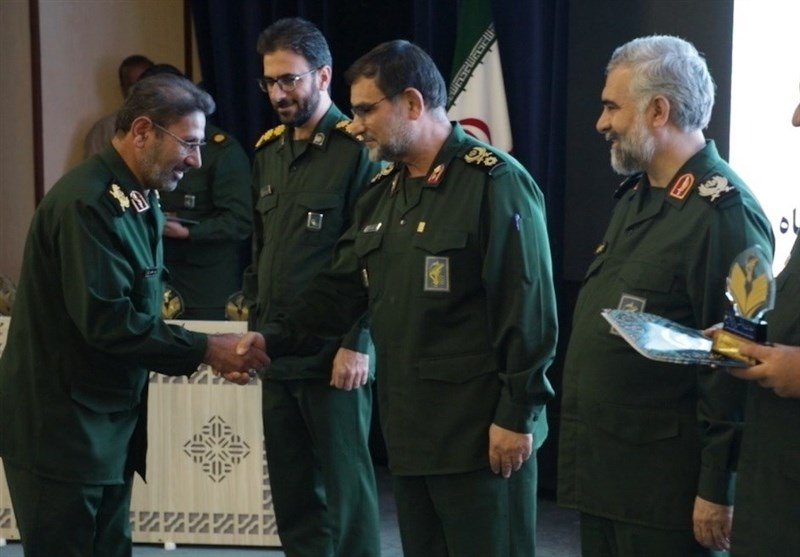 تجلیل از برگزیدگان علمی نیروی دریایی سپاه در بندرعباس