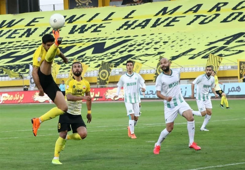 تساوی بدون گل سپاهان و آلومینیوم در پایان نیمه نخست
