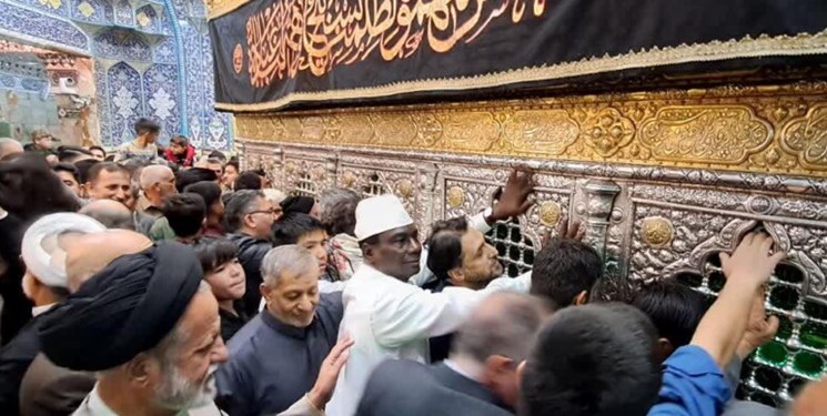 تشرف مشاور ویژه رئیسجمهور سنگال به حرم حضرت معصومه (س)