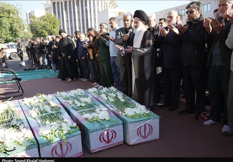 تشییع باشکوه شهدای گمنام در بوشهر/ تجدید میثاق بوشهریها با خوشنامان وطن از کنار خلیج فارس + فیلم و تصاویر