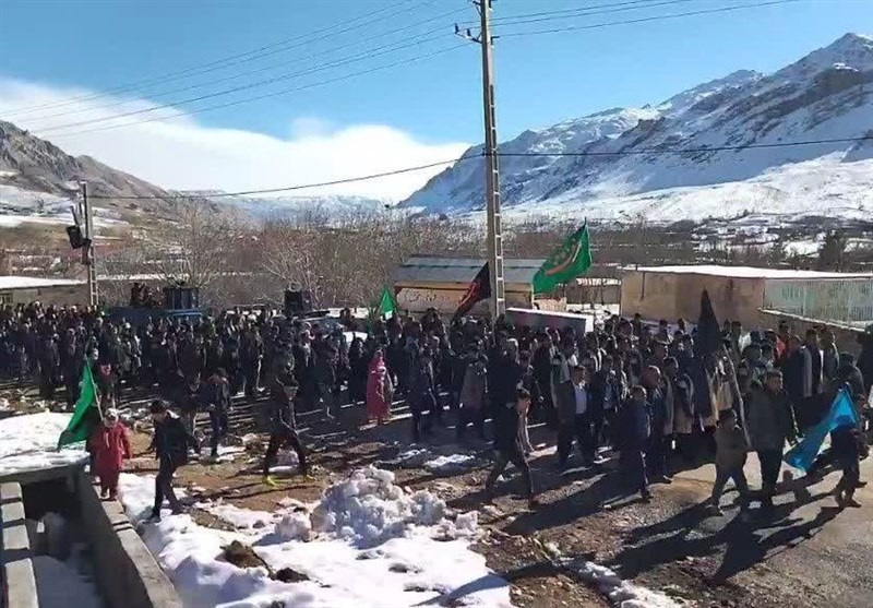تشییع متفاوت شهید گمنام در سوز سرمای برف/ بختیاریهای شهر صمصام سنگ تمام گذاشتند + فیلم