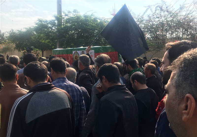 تشییع پیکر شهید "علی دشتبوری" از شهدای تروریستی راسک در بوشهر + فیلم و تصاویر