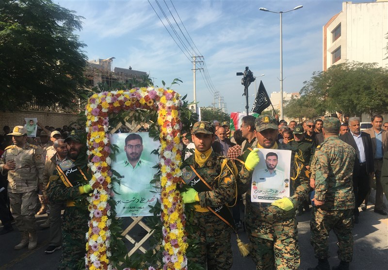 تشییع پیکر شهید "علی دشتبوری" از شهدای تروریستی راسک در بوشهر + فیلم و تصاویر