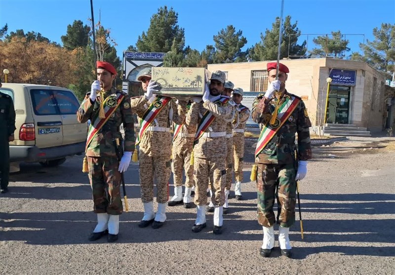 تشییع پیکر مطهر شهید گمنام دفاع مقدس در تربت جام +تصاویر