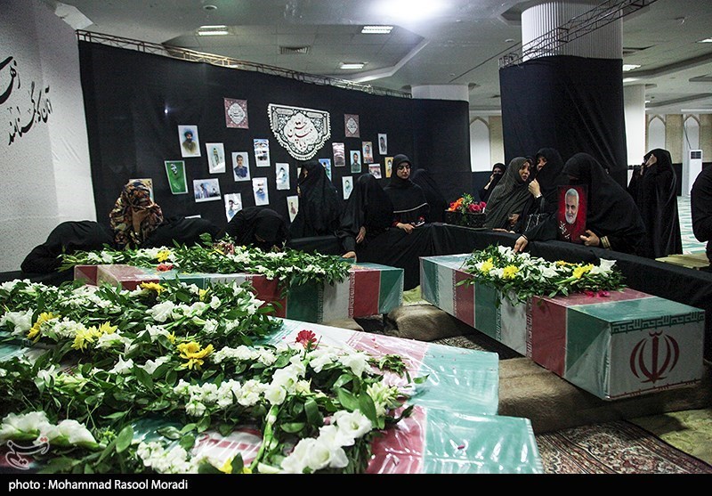 تشییع پیکر مطهر ۸ شهید گمنام در استان مرکزی + جزئیات