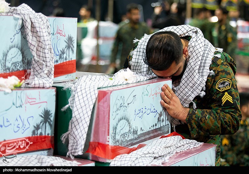 تشییع پیکرهای مطهر ۲۸۰ شهید گمنام در ۳۰ استان/ ایران به عطر شهدا معطر شد/ مردم خوشنامان وطن را در آغوش گرفتند